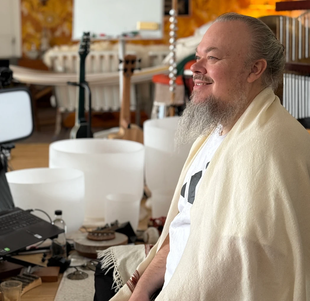 Tomas Sandehorn - Yogalärare i Kundaliniyoga och Medicinsk yoga. Grundare av Kundaliniyoga Akademin